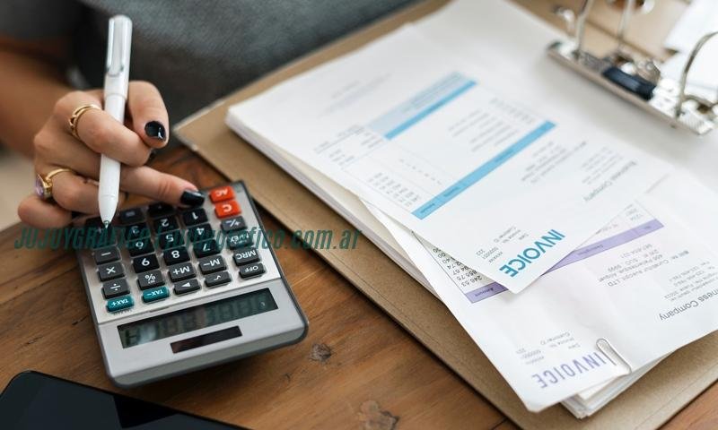 Ingresos y Gastos Claves para mantener el equilibrio en tus finanzas personales Ingresos y Gastos Claves para mantener el equilibrio en tus finanzas personales