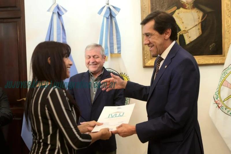 Entrega de microcréditos IVUJ para la mejora de viviendas en Jujuy 2
