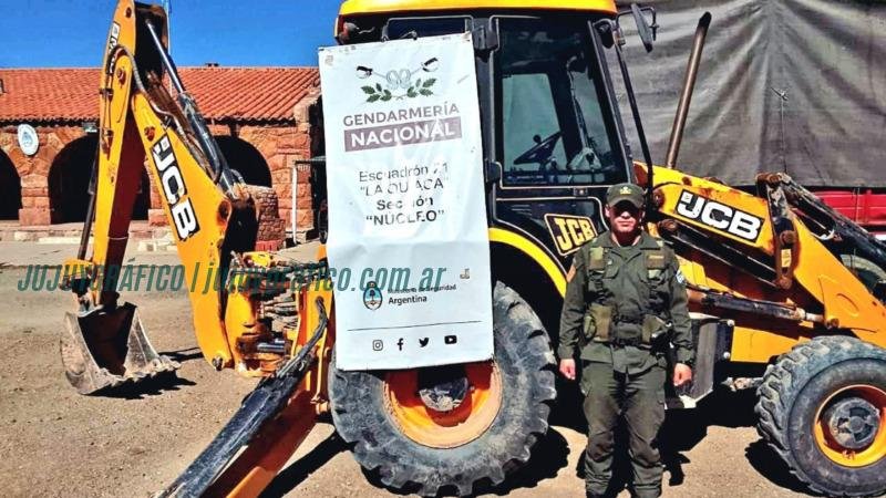Gendarmería Nacional secuestró retroexcavadora en la frontera argentino-boliviana por paso no autorizado 5 Gendarmería Nacional secuestró retroexcavadora en la frontera argentino boliviana por paso no autorizado 2