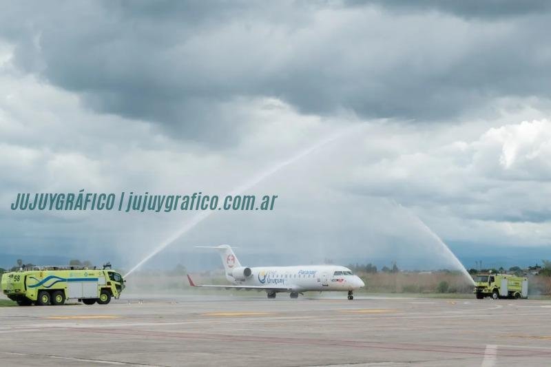 Inauguración del vuelo Jujuy-Asunción: Un nuevo horizonte de conectividad 7 Inauguración del vuelo Jujuy Asunción. Un nuevo horizonte de conectividad 06