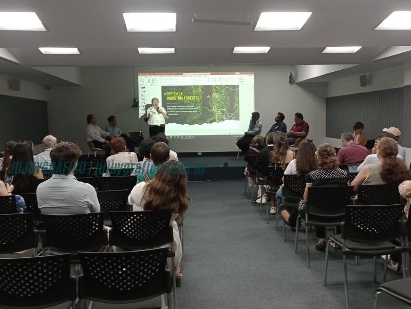 Ledesma y la conservación de la biodiversidad: Ejemplo de sostenibilidad en el sector privado 1 Ledesma COP16 Ledesma y la conservación de la biodiversidad. Ejemplo de sostenibilidad en el sector privado 2