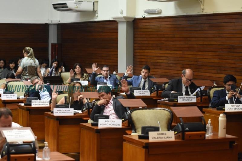 La Legislatura aprueba el Presupuesto 2025 a Sadir: Análisis y su impacto en la provincia 3 La Legislatura aprueba el Presupuesto 2025 a Sadir, Análisis y su impacto en la provincia 02
