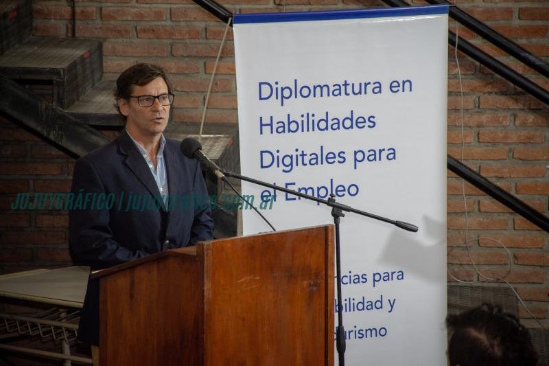Ledesma impulsa la educación gratuita en Yungas, Entrega de certificados a jóvenes 1 Ledesma impulsa la educación gratuita en Yungas, Entrega de certificados a jóvenes 1