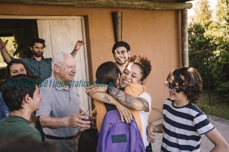 Los padres argentinos priorizan los viajes sobre la herencia: Un cambio en la mentalidad familiar 1 Los padres argentinos priorizan los viajes sobre la herencia Un cambio en la mentalidad familiar