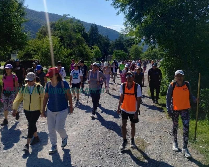 Caminatas en Jujuy. Iniciativa para promover la actividad física y el conocimiento del entorno natural 2 Caminatas en Jujuy. Iniciativa para promover la actividad física y el conocimiento del entorno natural 2