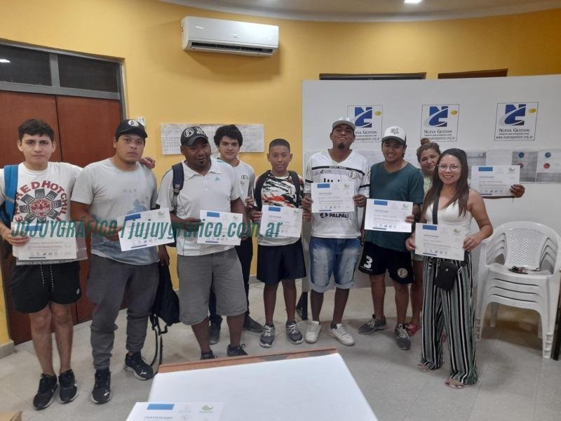 Economía Popular en Jujuy, Procesos Formativos para fortalecer emprendedores a través del aprendizaje colectivo 1 Economía Popular en Jujuy, Procesos Formativos para fortalecer emprendedores a través del aprendizaje colectivo 1