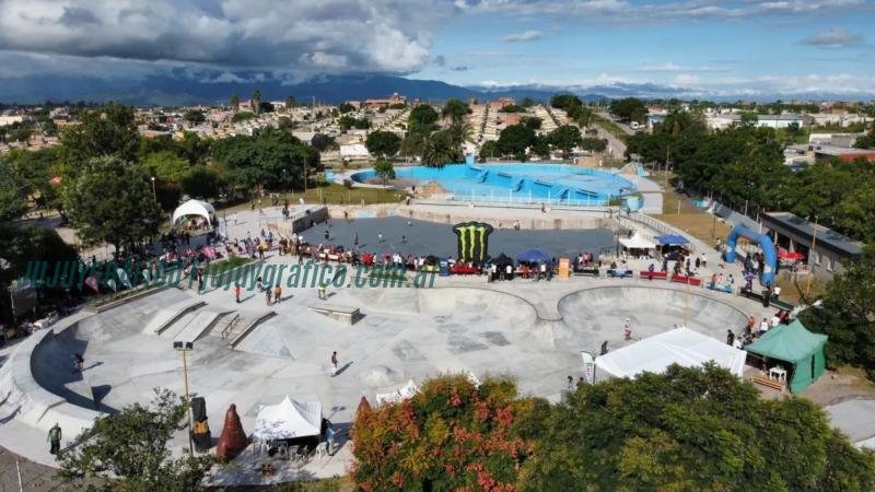 El gobernador Sadir inauguró el Parque Urbano del barrio Túpac Amaru en Alto Comedero 1 El gobernador Sadir inauguró el Parque Urbano del barrio Túpac Amaru en Alto Comedero 04