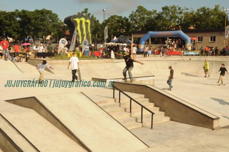 El gobernador Sadir inauguró el Parque Urbano del barrio Túpac Amaru en Alto Comedero 5 El gobernador Sadir inauguró el Parque Urbano del barrio Túpac Amaru en Alto Comedero 22