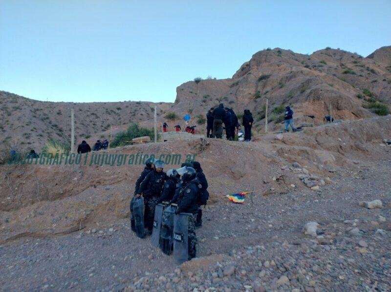 Desalojo en la comunidad Cueva del Inca, denuncian abusos policiales 3 Desalojo en la comunidad Cueva del Inca, denuncian abusos policiales 3
