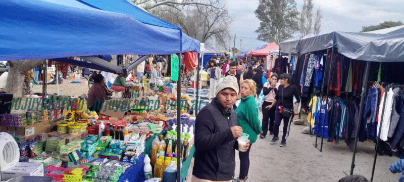 Feria Medalla Milagrosa. Vendedores ambulantes enfrentan crisis por nuevas regulaciones municipales 05 Feria Medalla Milagrosa. Vendedores ambulantes enfrentan crisis por nuevas regulaciones municipales 05