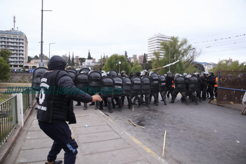 La Suprema Corte de Jujuy excluye al Estado en la causa contra manifestantes por sedición 1 La Suprema Corte de Jujuy excluye al Estado en la causa contra manifestantes por sedición 3