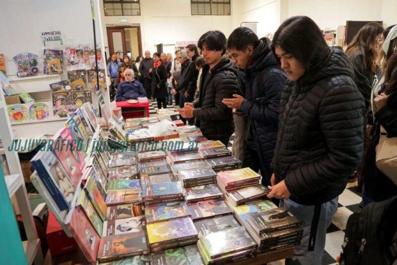 21ª Feria del Libro Jujuy: Un éxito cultural con más de 150 mil visitantes 1 21ª Feria del Libro Jujuy, Un éxito cultural con más de 150 mil visitantes 16