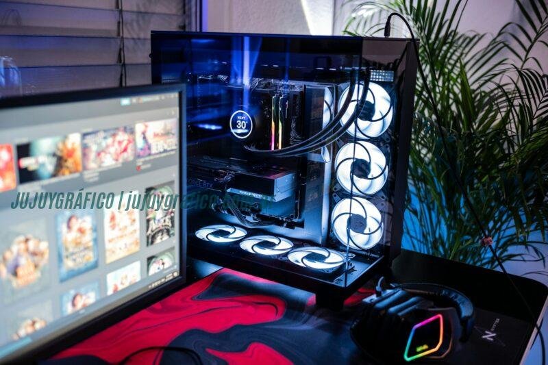 ¿Es hora de cambiar tu computadora de escritorio? Descubre las claves 2 A desktop computer with a large screen and a mouse ¿Es hora de cambiar tu computadora de escritorio? Descubre las claves