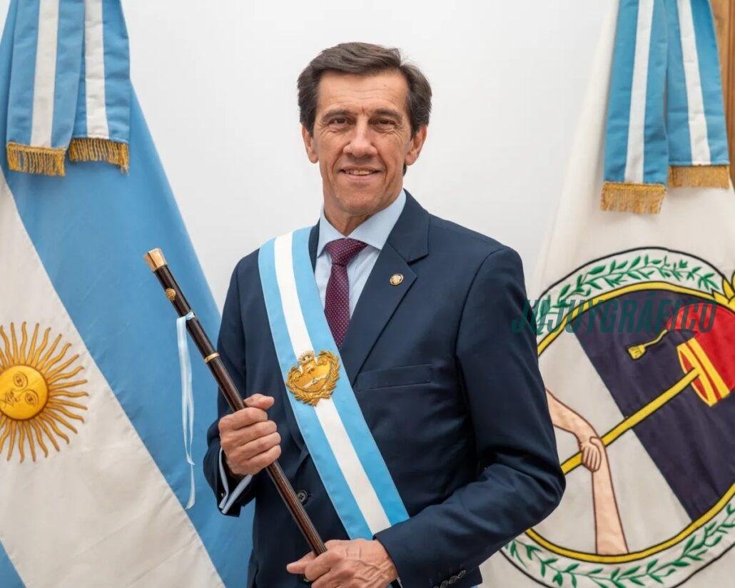 Carlos Sadir oficializa “renovación estratégica” en el Gabinete 5 nuevos funcionarios asumen en áreas clave de Jujuy Carlos Sadir oficializa “renovación estratégica” en el Gabinete 5 nuevos funcionarios asumen en áreas clave de Jujuy