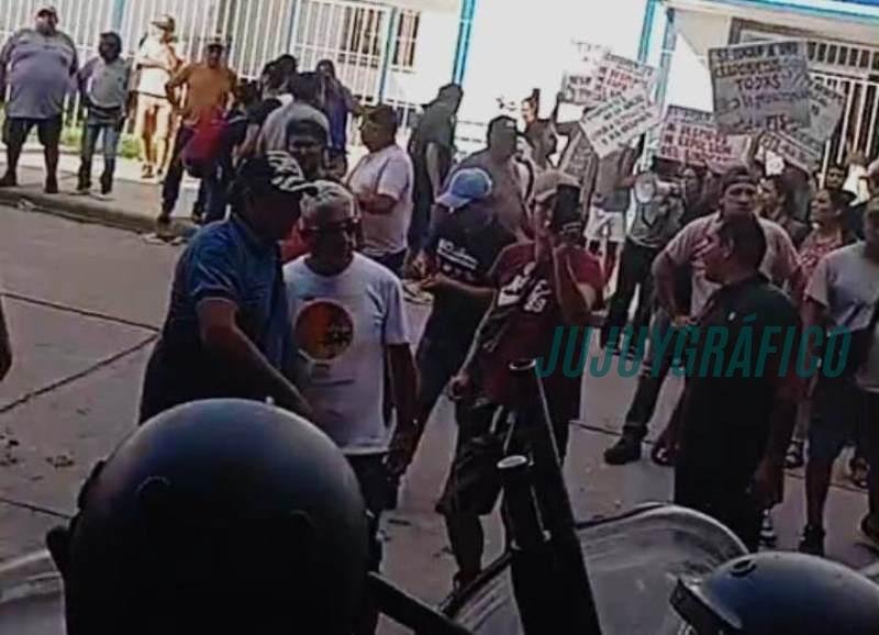 Crisis en SOEAIL, 300 despedidos y brutal represión en el Ingenio Ledesma 7