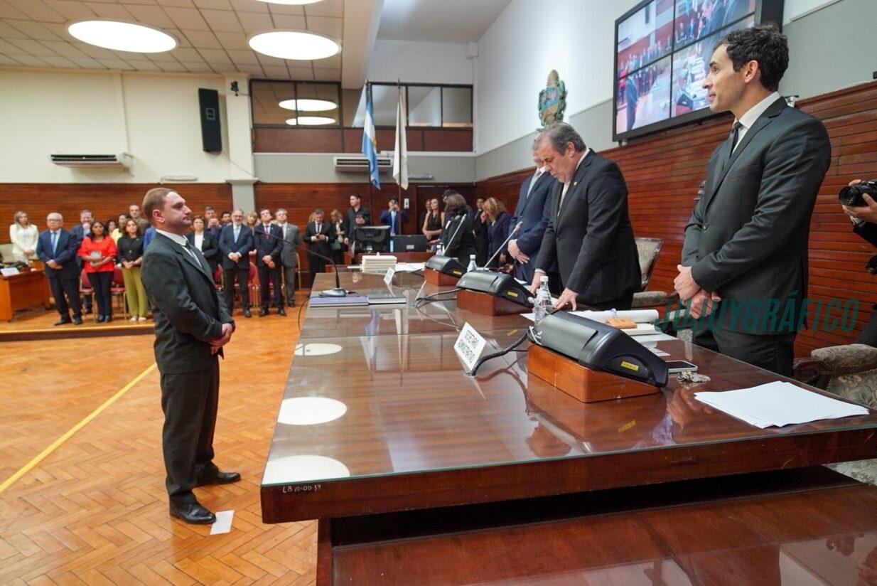 Fractura peronista y crisis institucional visionario: El caos que marcó la jura Legislativa 2025 en Jujuy 3 Fractura peronista y crisis institucional, El caos que marcó la jura Legislativa en Jujuy 24