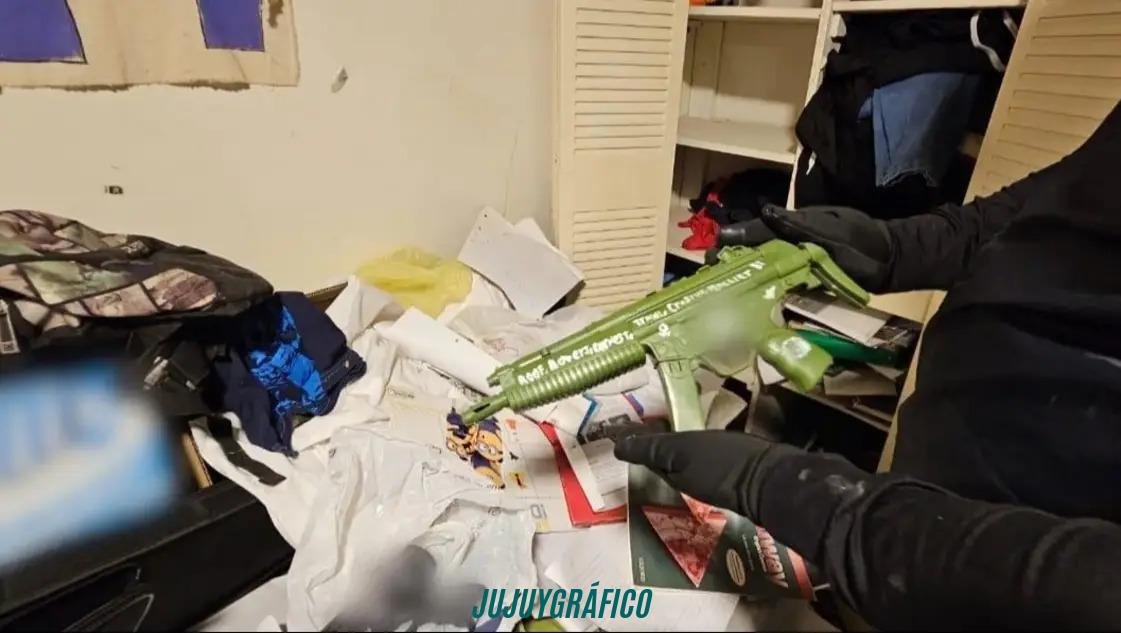 Frustraron masacre escolar en La Quiaca, FBI y PFA detienen a menor neonazi 4 Frustraron masacre escolar en La Quiaca, FBI y PFA detienen a menor neonazi 4