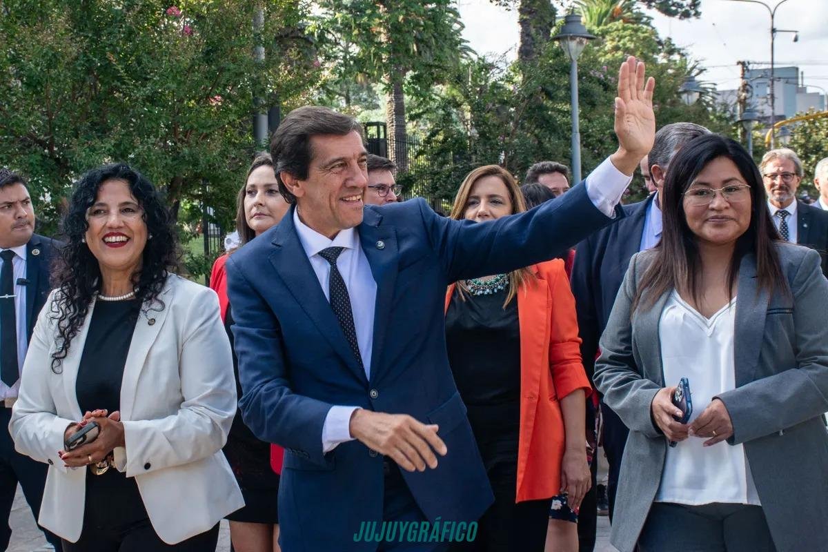 Sadir presentó un plan de USD 230 millones y reveló los logros que blindan a Jujuy de la crisis nacional 06 Sadir presentó un plan de USD 230 millones y reveló los logros que blindan a Jujuy de la crisis nacional 06