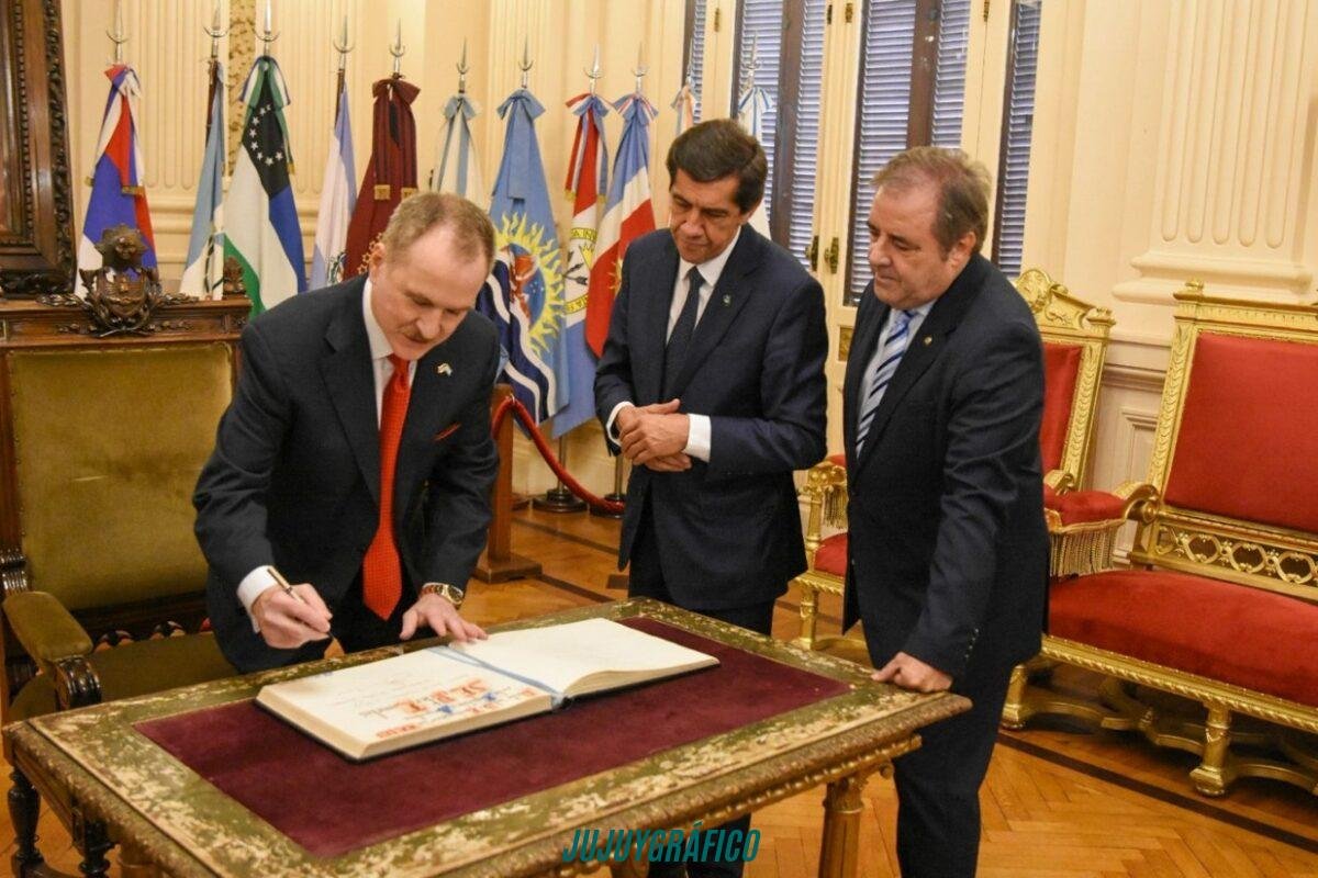 Lamelas eligió Jujuy primero: "Aquí va a haber muchas inversiones de EE. UU." 6 Lamelas eligió Jujuy primero, Aquí va a haber muchas inversiones de EE. UU. 10