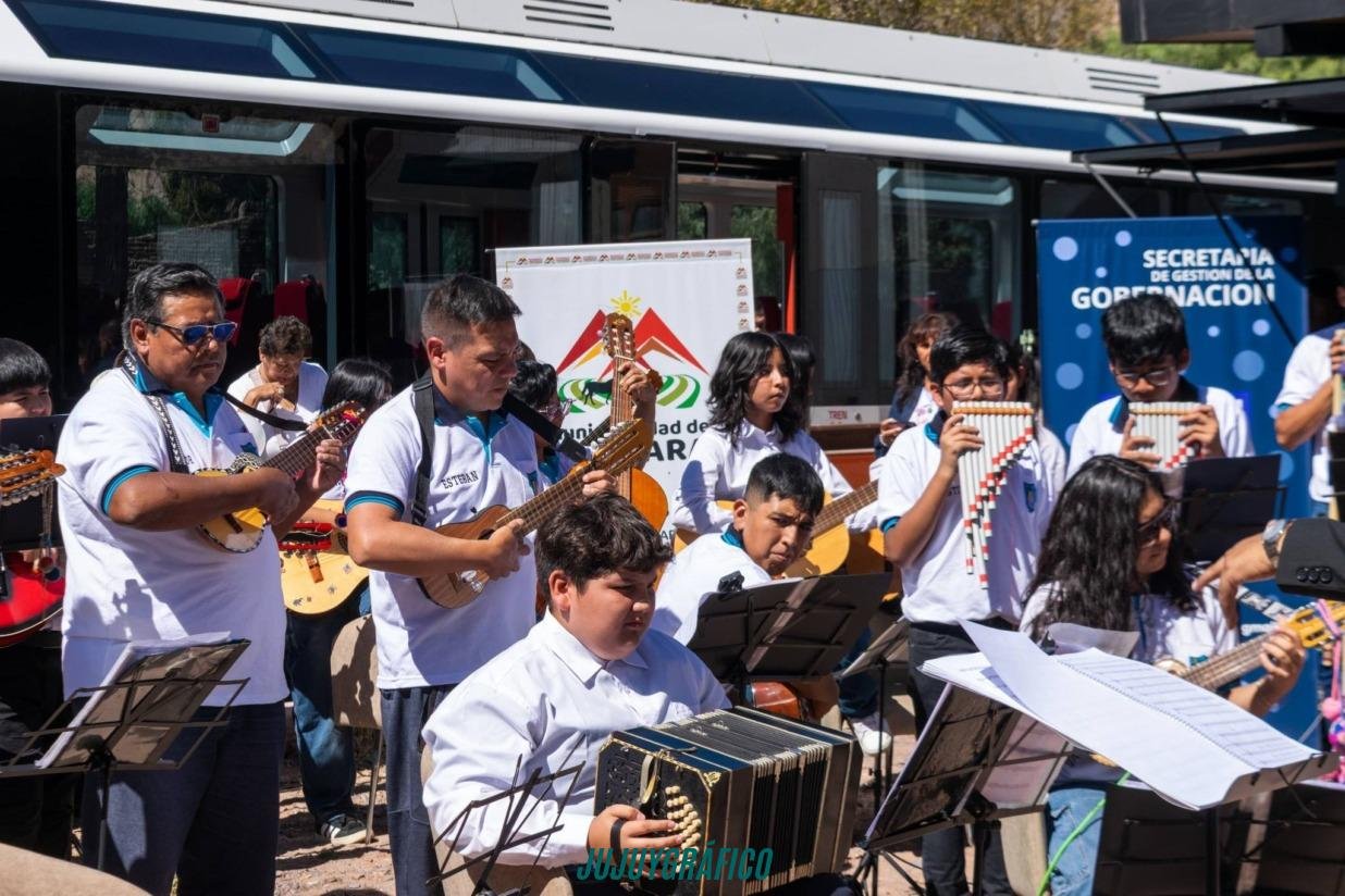 Sadir inauguró el mercado de Maimará en el Tren Solar de la Quebrada, 30 puestos para emprendedores 08