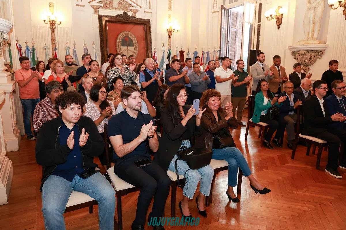 Sadir renueva su gabinete, Lazarte en Gobierno y Berdeja a Trabajo con agenda de diálogo y derechos laborales 6 Sadir renueva su gabinete, Lazarte en Gobierno y Berdeja a Trabajo con agenda de diálogo y derechos laborales 6