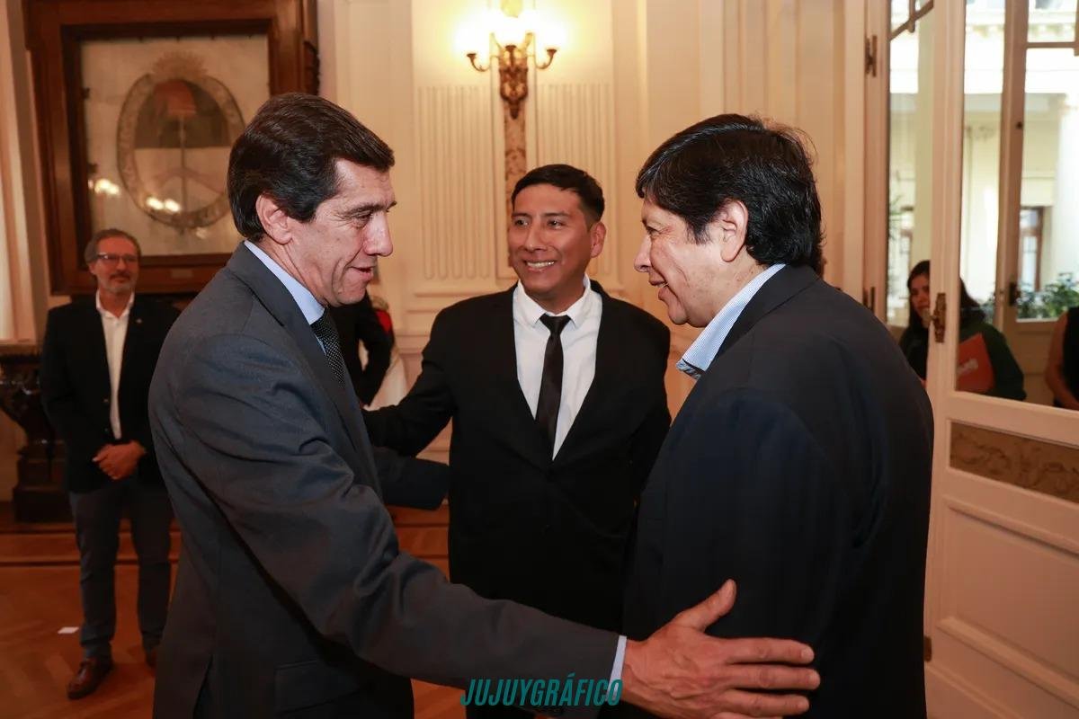 Sadir renueva su gabinete, Lazarte en Gobierno y Berdeja a Trabajo con agenda de diálogo y derechos laborales 7 Sadir renueva su gabinete, Lazarte en Gobierno y Berdeja a Trabajo con agenda de diálogo y derechos laborales 7